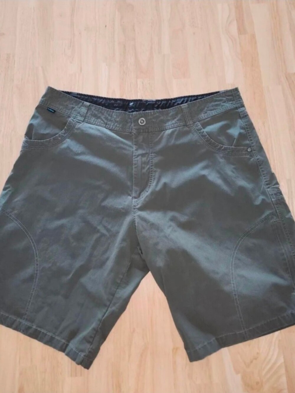 Kuhl Shorts Men's Size 40 Outdoor Pockets Hiking Activewear Logo Like New Condit